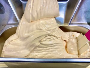 Smaak v/d week: karamel zeezout 😇🍦🍨☀️☀️☀️ Wij zijn dagelijks geopend vanaf 12:30 tot 21:00 uur!!!!☀️☀️☀️