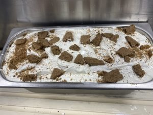 Smaakt v/d week : Speculaas ijs ; heeeerlijk 😋😇🍨☀️ Wij zijn dagelijks geopend vanaf 12:30 tot 21:00 uur!!!!